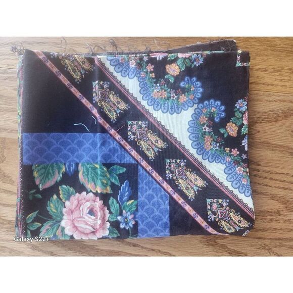 Fabric panel for quilted wall hanging or table cloth - Picture 4 of 7